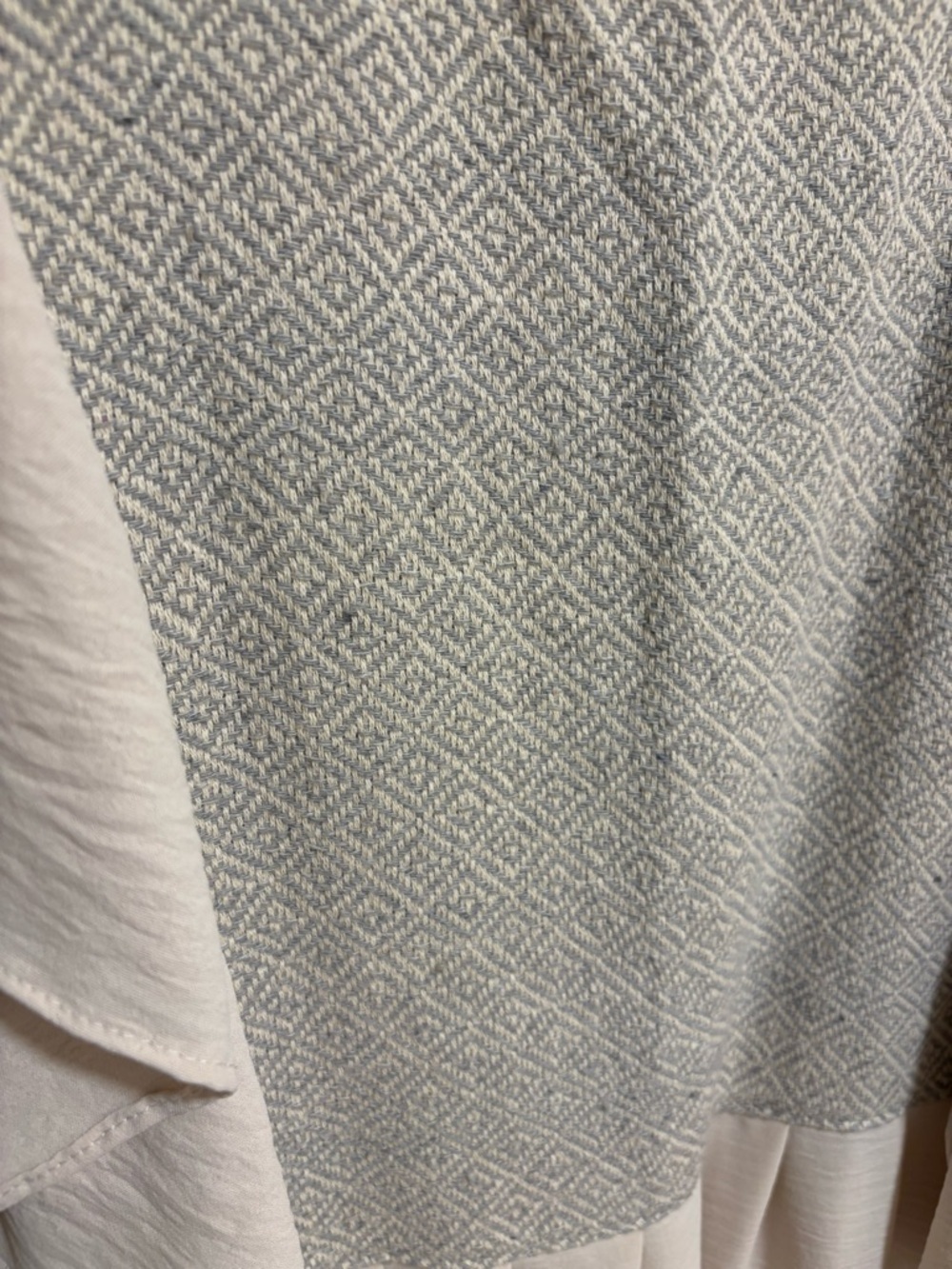 ROMANTIC MEXICO CITY VINTAGE FIND FLUTTER SLEEVE MIDI DRESS - Picture 3 of 9